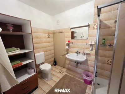 6-Zimmer-Haus kaufen in Neunkirchen – 254 m², € 439.000 – Bild 19 von 37