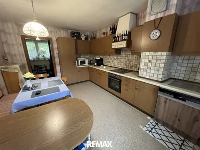 6-Zimmer-Haus kaufen in Neunkirchen – 254 m², € 439.000 – Bild 4 von 37
