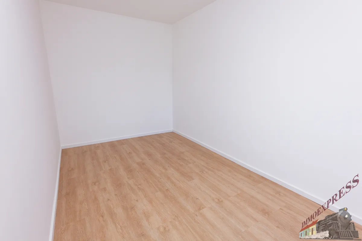Stilvolles Wohnen in Ruhelage - Vollsanierte 2-Zimmer-Wohnung mit Lift in Schwechat – pohled 3