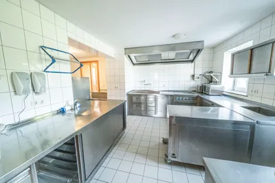 12-Zimmer-Gewerbeimmobilie kaufen in Vöcklabruck – 676 m², € 1.750.000 – Bild 19 von 54