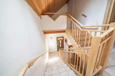 12-Zimmer-Gewerbeimmobilie kaufen in Vöcklabruck – 676 m², € 1.750.000 – Bild 53 von 54