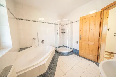 12-Zimmer-Gewerbeimmobilie kaufen in Vöcklabruck – 676 m², € 1.750.000 – Bild 33 von 54