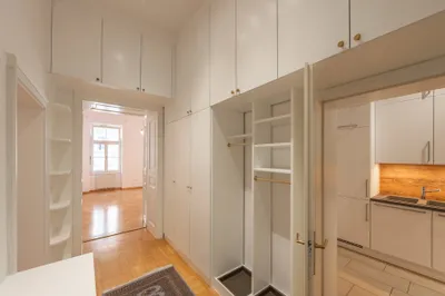 Charmante Altbauwohnung im Servitenviertel – Bild 2