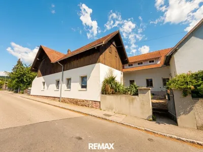 8-Zimmer-Haus kaufen in Neunkirchen – 250 m², € 349.000 – Bild 3 von 53