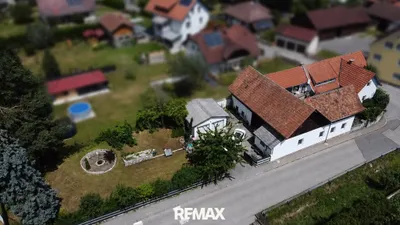 8-Zimmer-Haus kaufen in Neunkirchen – 250 m², € 349.000 – Bild 2 von 53