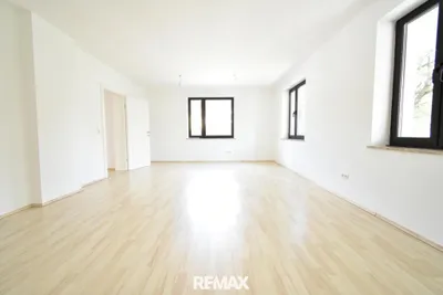 5-Zimmer-Gewerbeimmobilie mieten in Steyr-Land – 132 m², € 1.000 – Bild 2 von 10