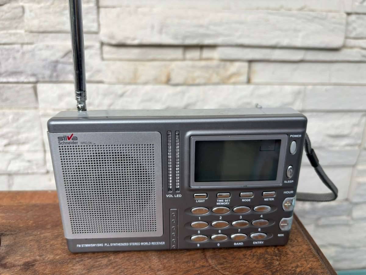Dual DAB 102 Radio/CD-speler DAB , VHF (FM) AUX, CD, SD, USB