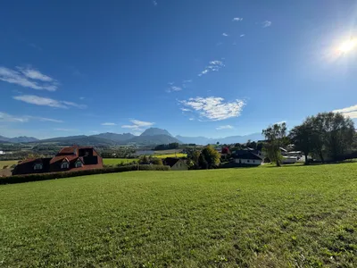 Grundstück kaufen in Gmunden – 800 m², € 350