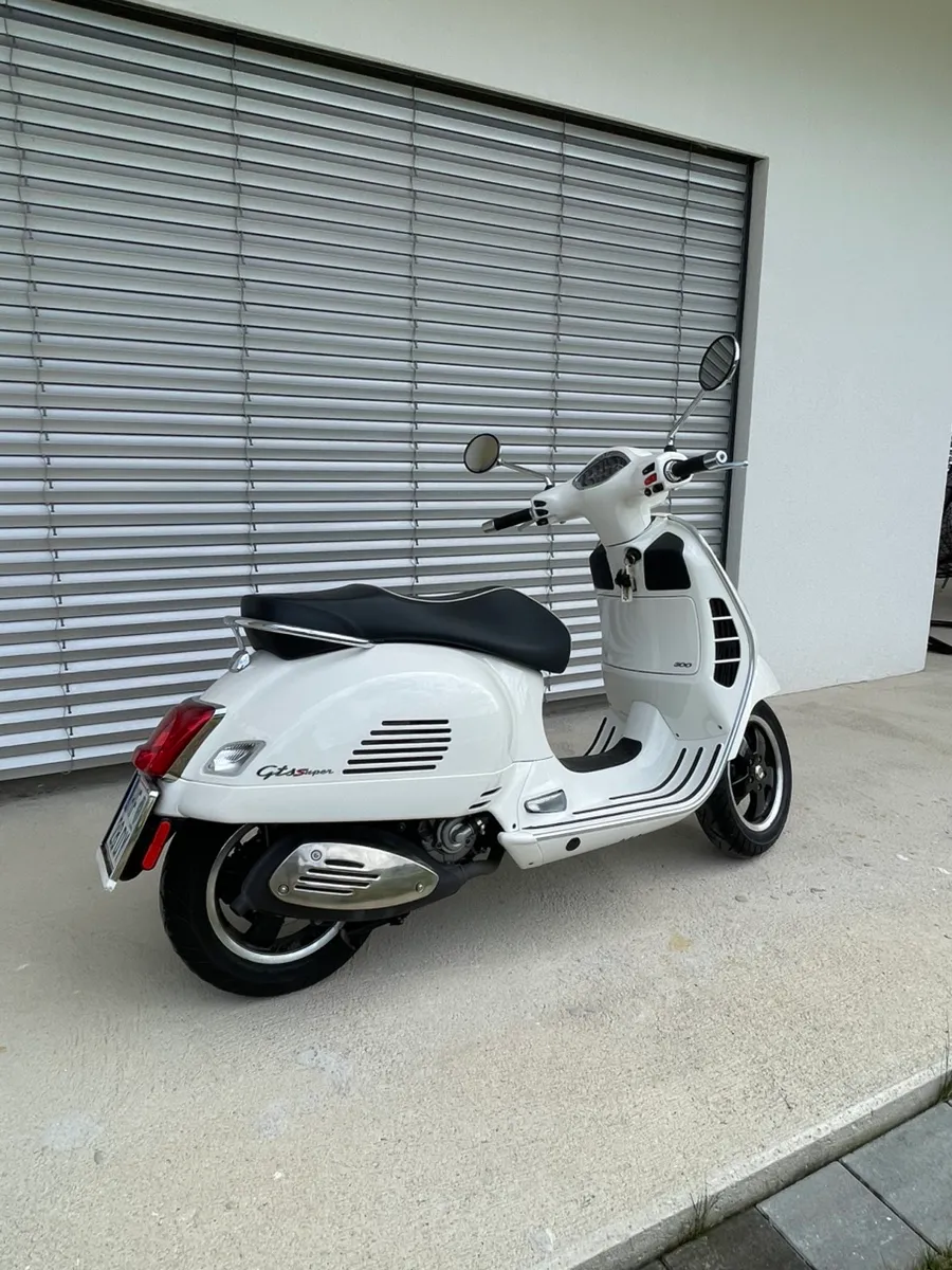 Vespa GTS