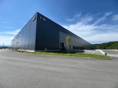 Immobilie mieten in Wels-Land – 2 350 m² – Bild 4 von 13