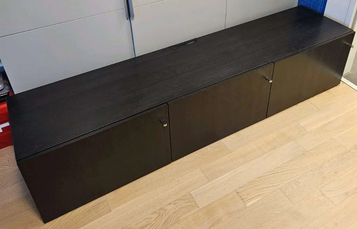 IKEA BESTÅ TV-Bank / Sideboard - Schwarzbraun, € 20,- (1220 Wien)