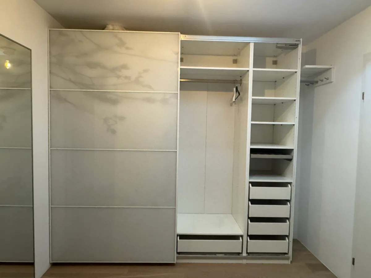 IKEA PAX Kleiderschrank 250 x 236 x 58 cm | Schiebetüren Glas & viele Schubladen, € 450,- (7141 Podersdorf am See)