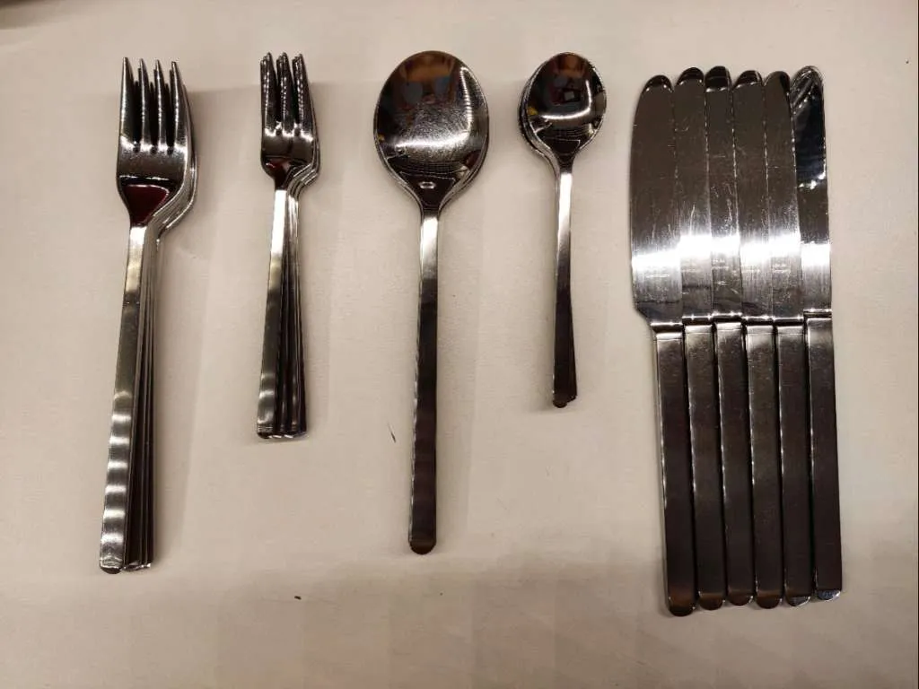 Fissler 28-teiliges Besteck-Set aus Edelstahl, € 45,- (8010 Andritz)