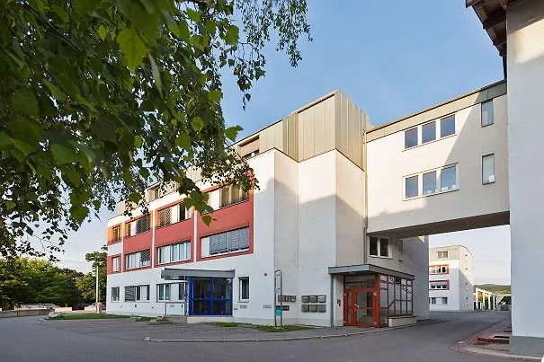 32 m² Büro (+ 8 m² Nebenflächen) im Behördenviertel Mödling  PROVISIONSFREI - Ansicht 2