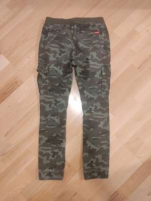 AUROLA Camo Leggings - Small, € 25,- (2292 Loimersdorf) - willhaben