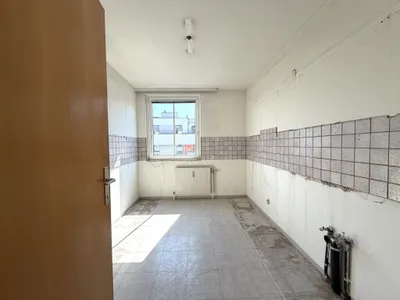 RENOVIERUNGSBEDÜRFTE Wohnung - sofort verfügbar | Nähe U6 – Bild 2