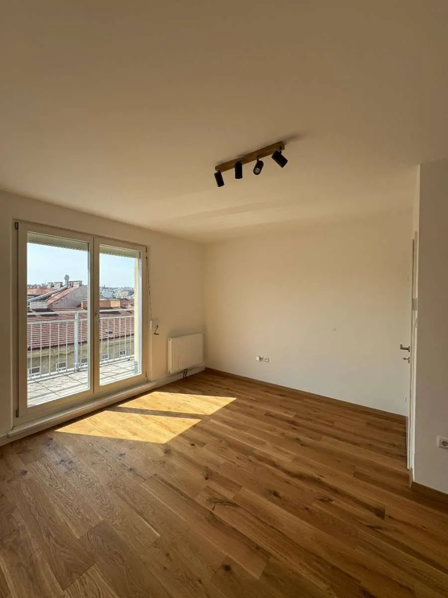 Kernsanierter Dachgeschoss-Traum mit Lift auf 59,10 m² + 2 Terrassen ~ 17,6 m² + Kellerabteil - View 3