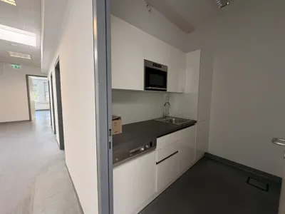Gewerbeimmobilie mieten in Wien – 300 m², € 3.300 – Bild 6 von 8