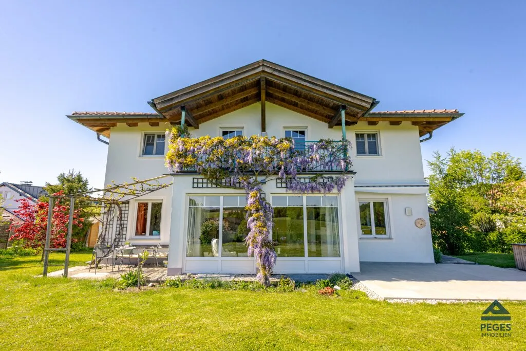 Einzigartige Wohlfühloase mit Sauna und Weitblick - Wallersee - Ansicht 2