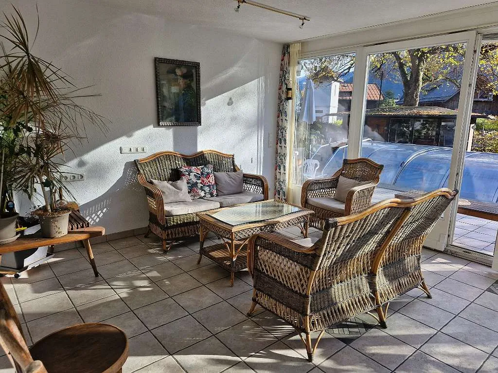 Große Familienwohnung mit Pool und Bergblick! - Ansicht 2