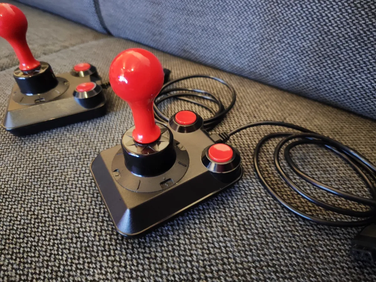 2x Micro Blaster Joystick für Commodore , Amiga , Atari und Schneider ...