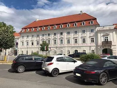 3 Zimmer Wohnung in bester Lage mit Blick auf den Rathausplatz, Ebreichsdorf