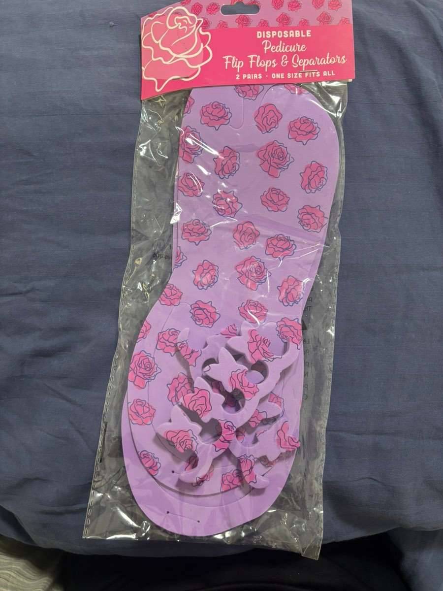 Pediküre Einweg-Flip-Flops & Zehenspreizer | 2 Paar | Fußpflege Zubehör | Rosa-Lila Blumenmuster