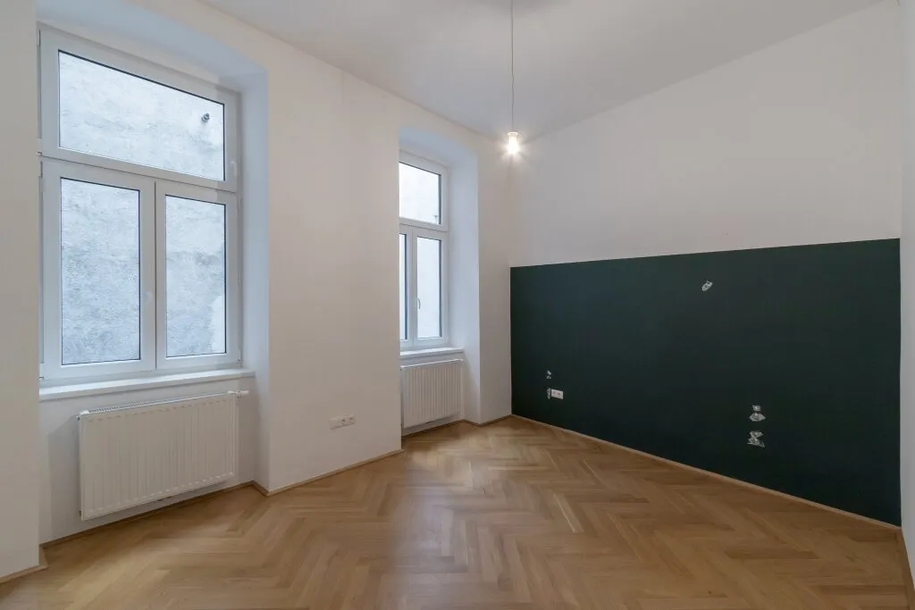 Bezugsfertige Altbauwohnung in schöner Liegenschaft - Ansicht 3