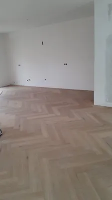 5-Zimmer-Haus mieten in Baden – 150,27 m², € 2.751 – Bild 2 von 5