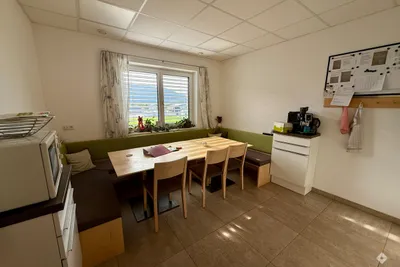Gewerbeimmobilie mieten in Vöcklabruck – 77 m², € 7.200 – Bild 14 von 17