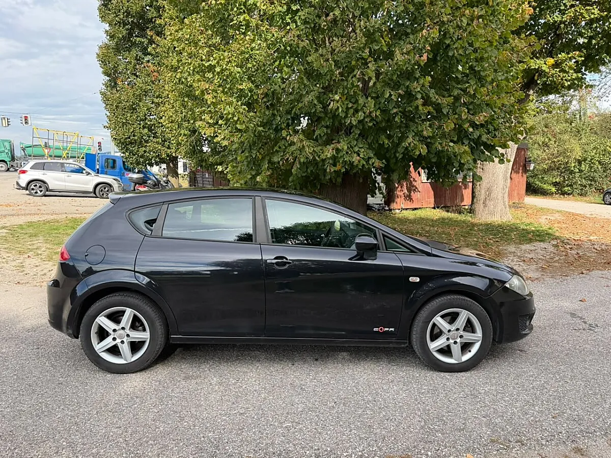 Seat Leon 2011 photo 3