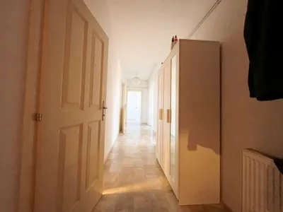 Schillerplatz: Top 3 Zimmer Altbau - großzügig geschnitten, mit Balkon ins Grüne, photo 2