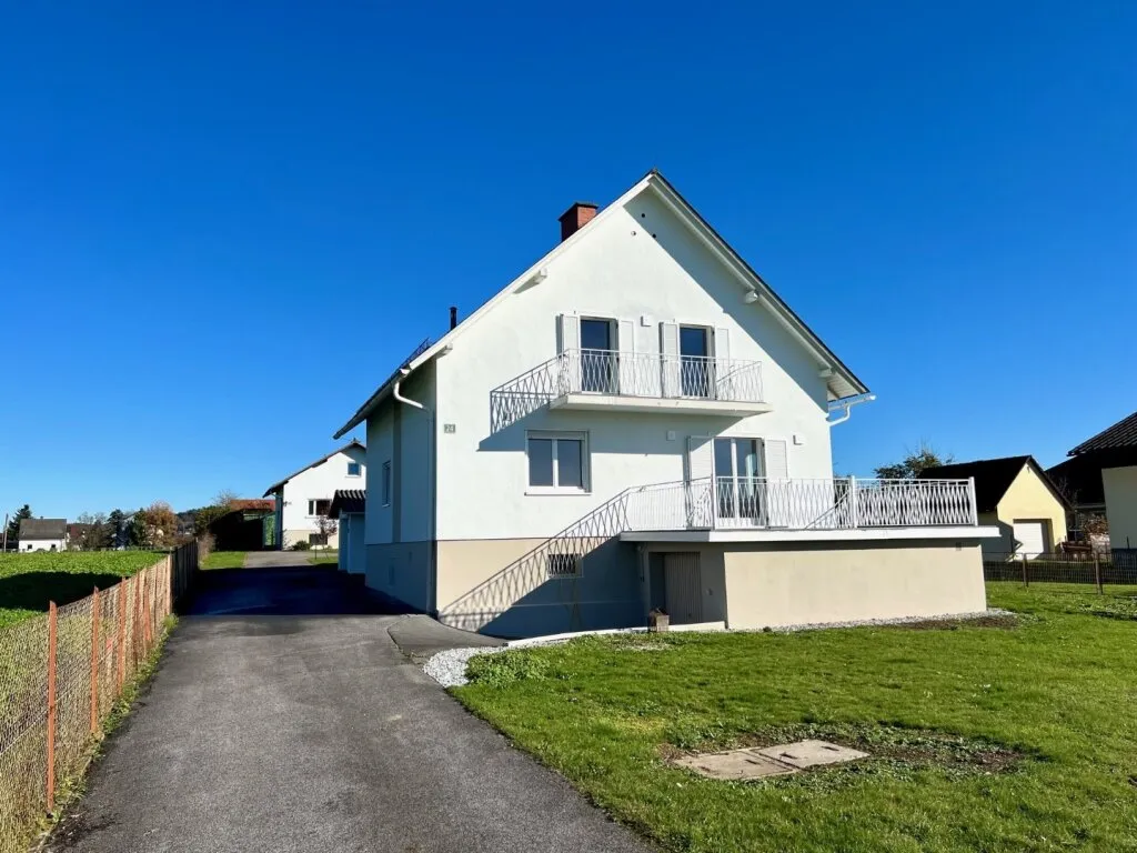 Einfamilienhaus mit zwei Garagen in Fernitz! Grundstück ca.705m²! Provisionsfrei! - Widok 2
