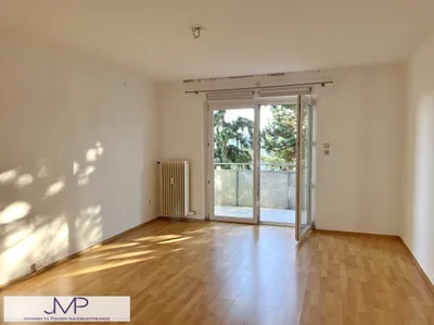Absolute Ruhelage - 2 Zimmerwohnung mit Südloggia und Grünblick!