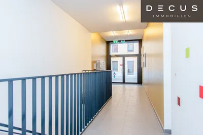 / AUSSENFLÄCHE / U-BAHN NÄHE / ZWEI ZIMMER / VERFÜGBAR AB SOFORT / GUTE AUFTEILUNG – Bild 2
