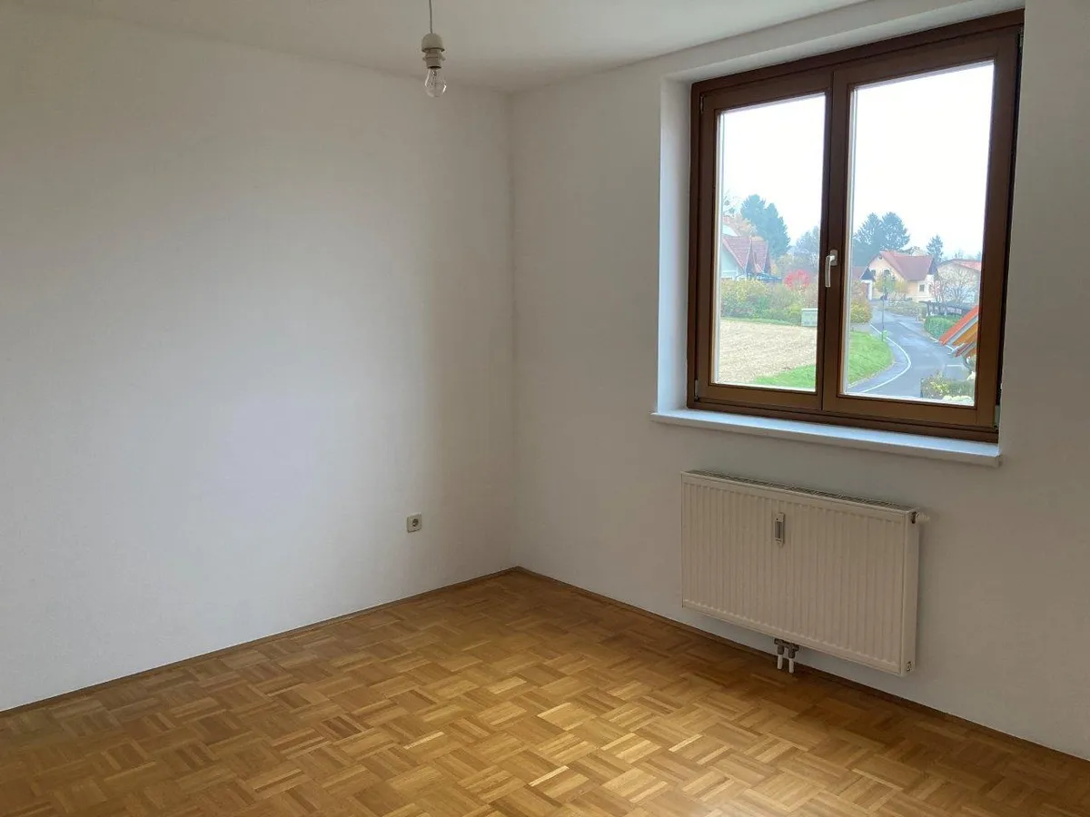 Lichtdurchflutete 3-Zimmer-Wohnung mit Balkon und Carportparkplatz - geförderte Miete ODER geförderte Miete mit Kaufoption - 3 Zimmer - Ansicht 3
