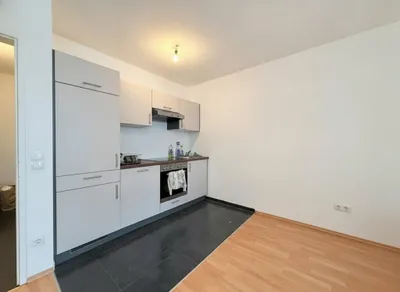 Schöne 1-Zimmer-Wohnung mit Top-Anbindung und Innenhofruhelage! Garagenplatz verfügbar! – Bild 2