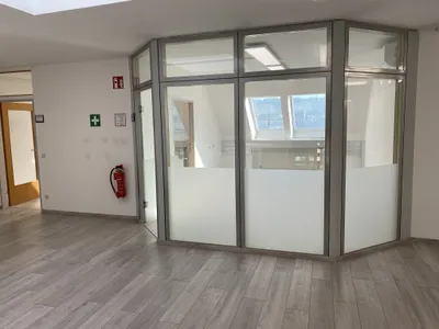 Gewerbeimmobilie mieten in Linz – 230 m², € 3.682 – Bild 2 von 17