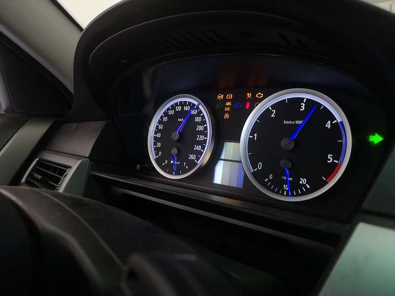 BMW E60/ E61/ E90/ E91 LED Tacho mit blaue Zeiger, € 149,90 (2620  Neunkirchen) - willhaben