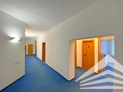 8-Zimmer-Gewerbeimmobilie mieten in Linz – 182 m², € 1.502