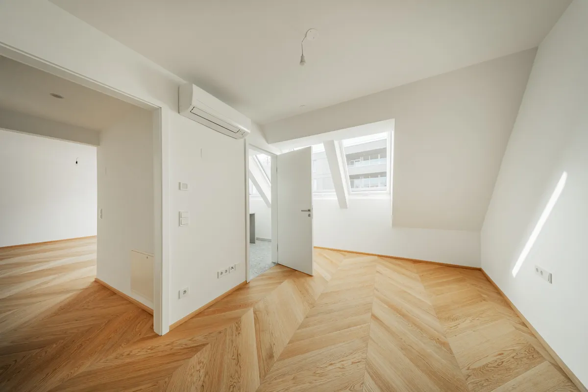 STOCK IM WEG - Sonnenstunden & Stilgefühl - Stilvolles Dachgeschoss-Apartment mit Balkon – pohled 2