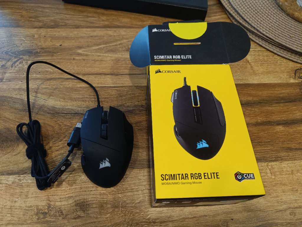 Corsair Scimitar RGB Elite MOBA/ MMO Gaming Mouse, € 45,- (5425 Krispl) -  willhaben