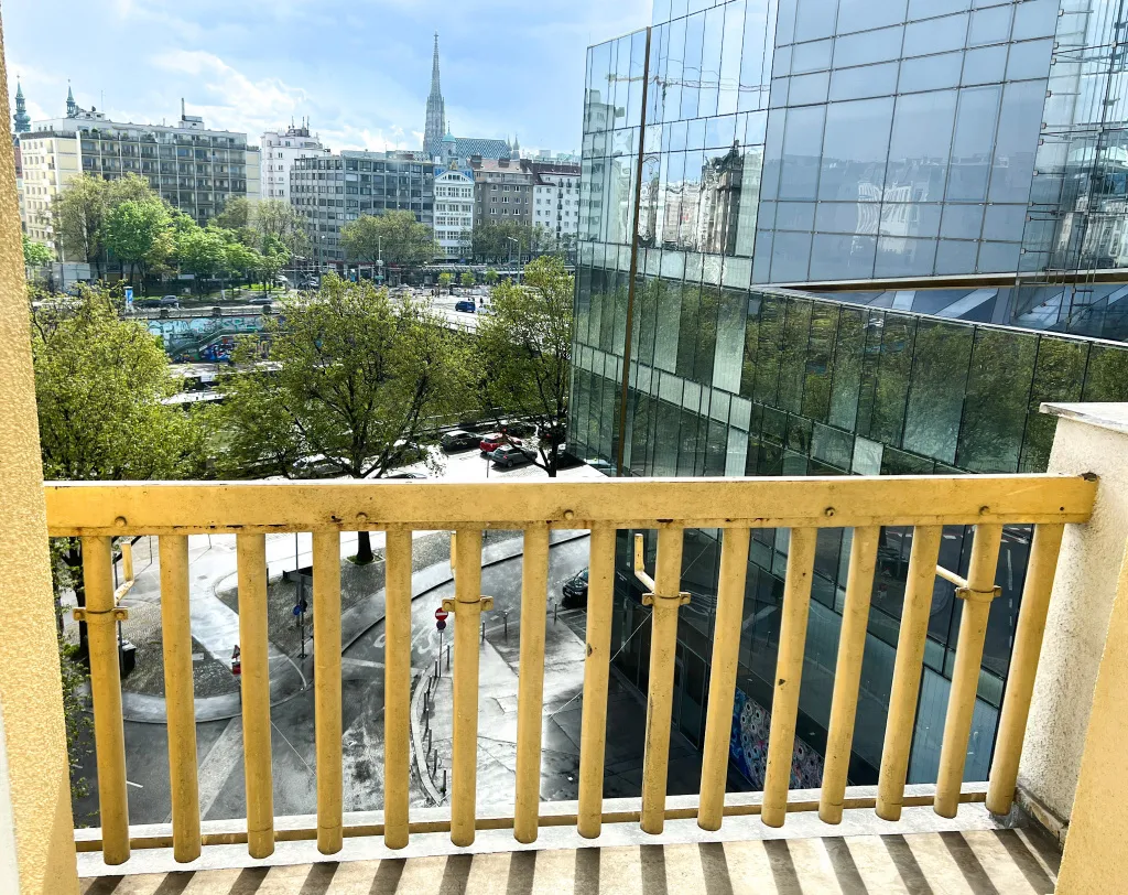 Diplomat's apartment, air-conditioned, view of St. Stephen's Cathedral, terrace, 2 bathrooms, central location, just a 6-minute subway ride to the VIC - Ansicht 3