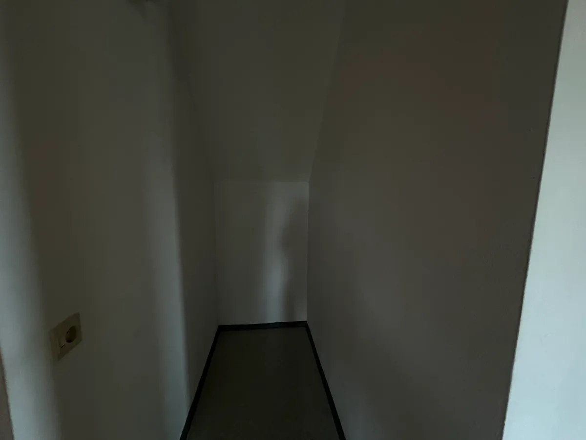 Sehr schöne 2-Zimmer-Wohnung mit Balkon in ruhiger Lage - NEUE KÜCHE - geförderte Miete ODER geförderte Miete mit Kaufoption - 2 Zimmer - Ansicht 3