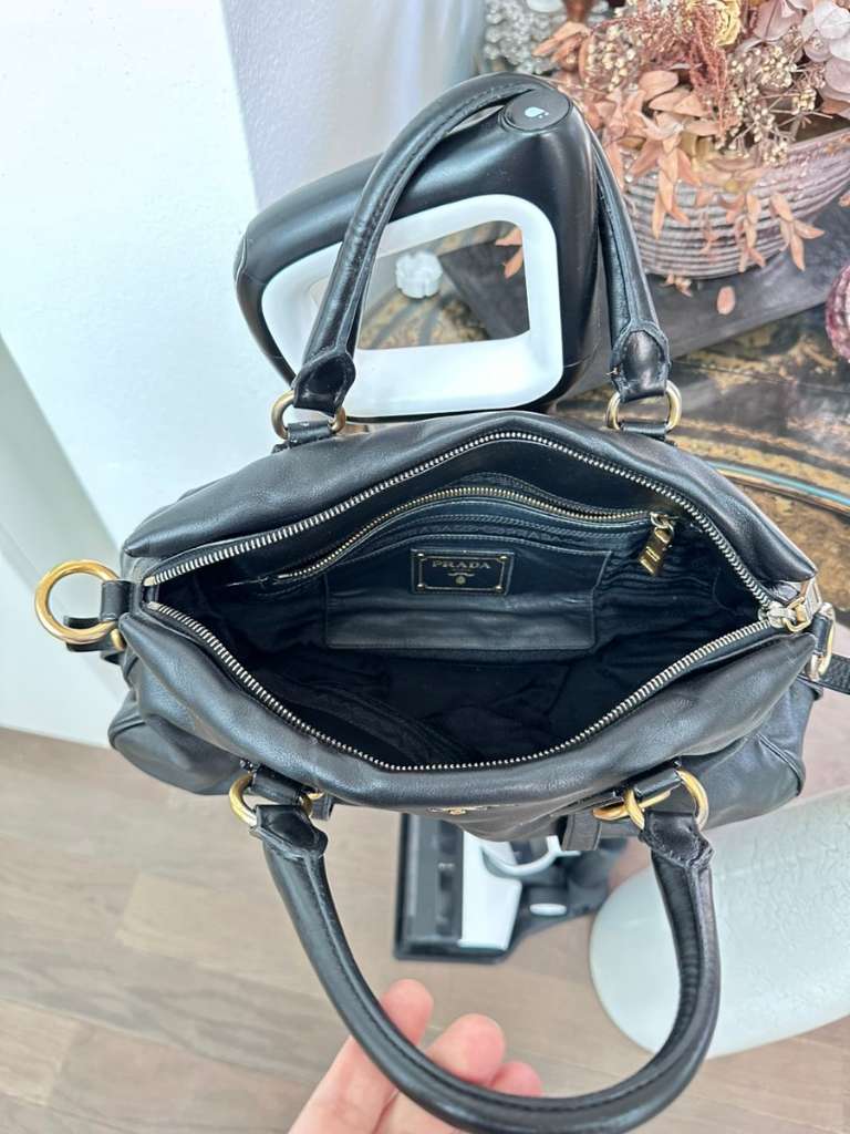 Prada Tasche Original VB Damen Handtasche, € 490,- (1190 Wien) - willhaben