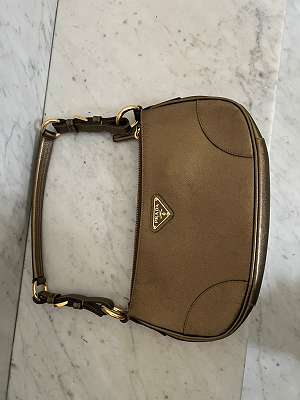 Prada Tasche Original VB Damen Handtasche, € 490,- (1190 Wien) - willhaben