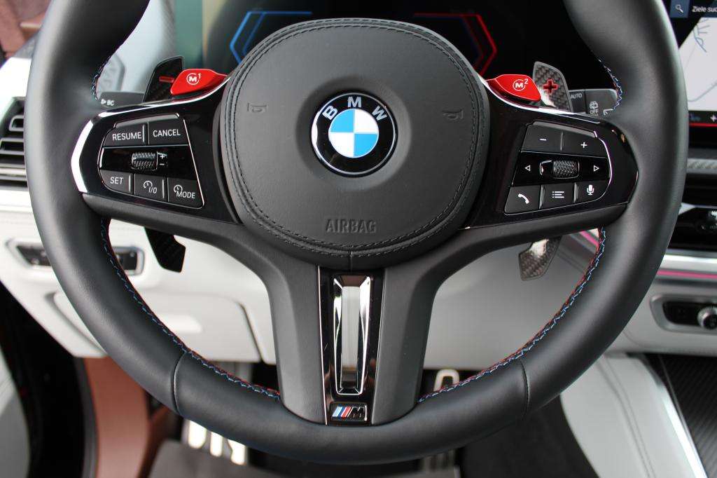 BMW XM BMW XM *INDIVIDUALMERINO*DRIVINGPRO*23*MWST*NEUWE SUV /  Geländewagen, 2023, 7.000 km, € 162.790,- - willhaben