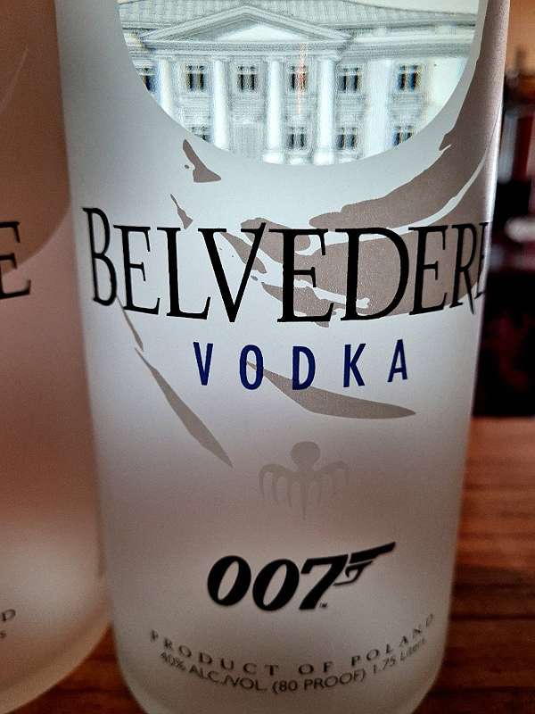 Belvedere Vodka - James Bond Edition 0,7 lt. volle Flasche, € 69,- (6444  Längenfeld) - willhaben