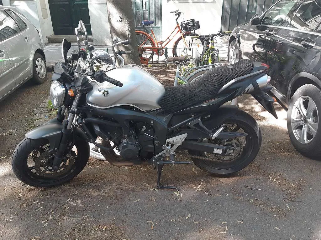 Yamaha FZ