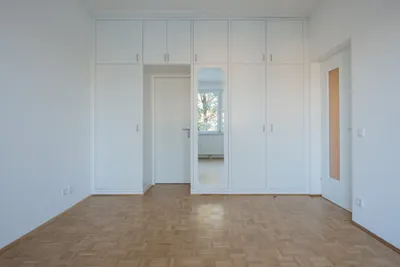 Licht, Ruhe und Großzügigkeit: 4-Zimmer-Wohnung mit 2 Loggien und Garagenplatz in Döbling – Bild 3